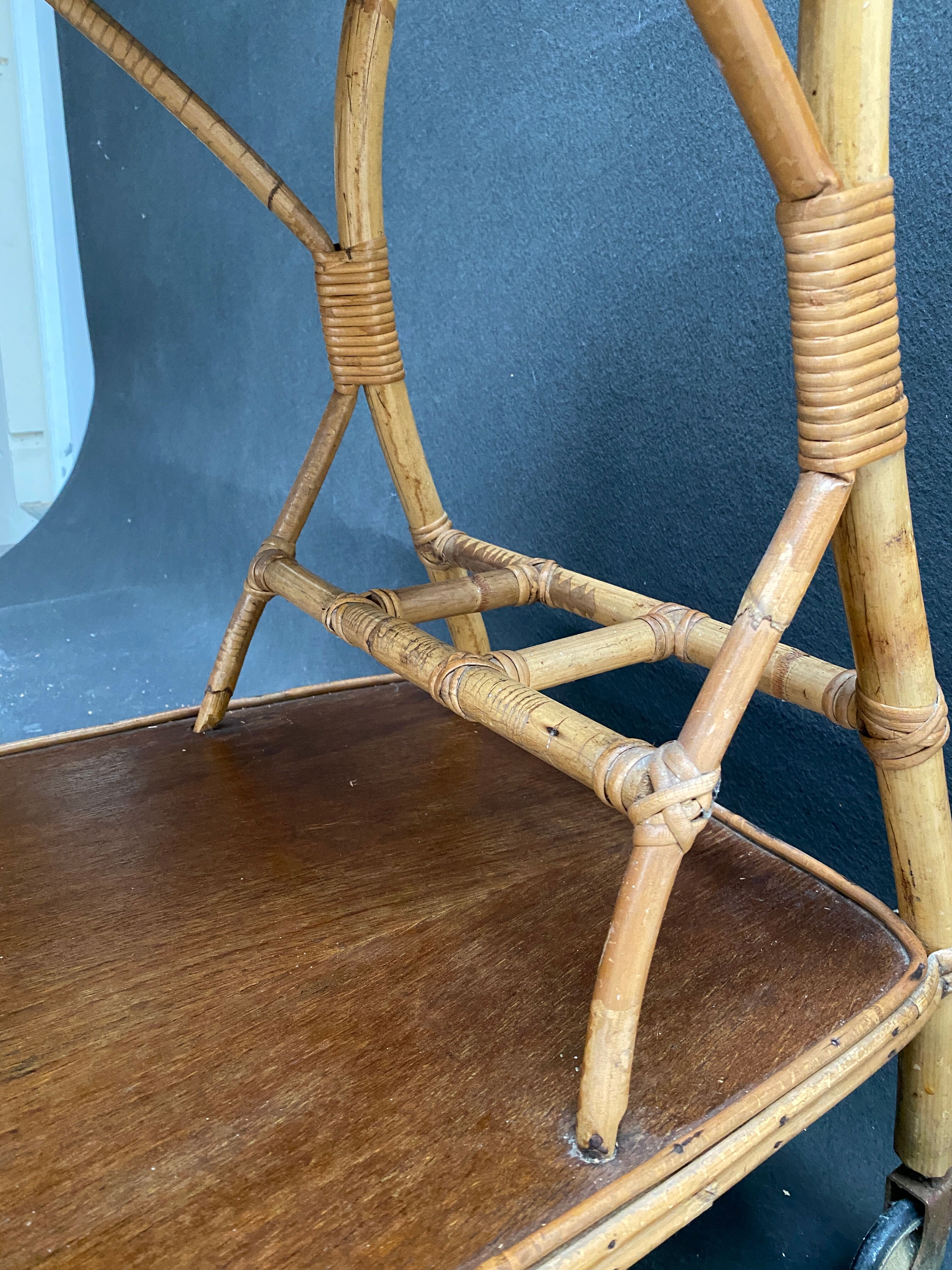 Rattan bar rolling table