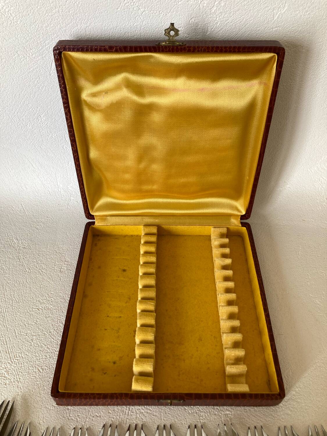 Coffret complet de 12 fourchettes à dessert Inox manche Bakélite
