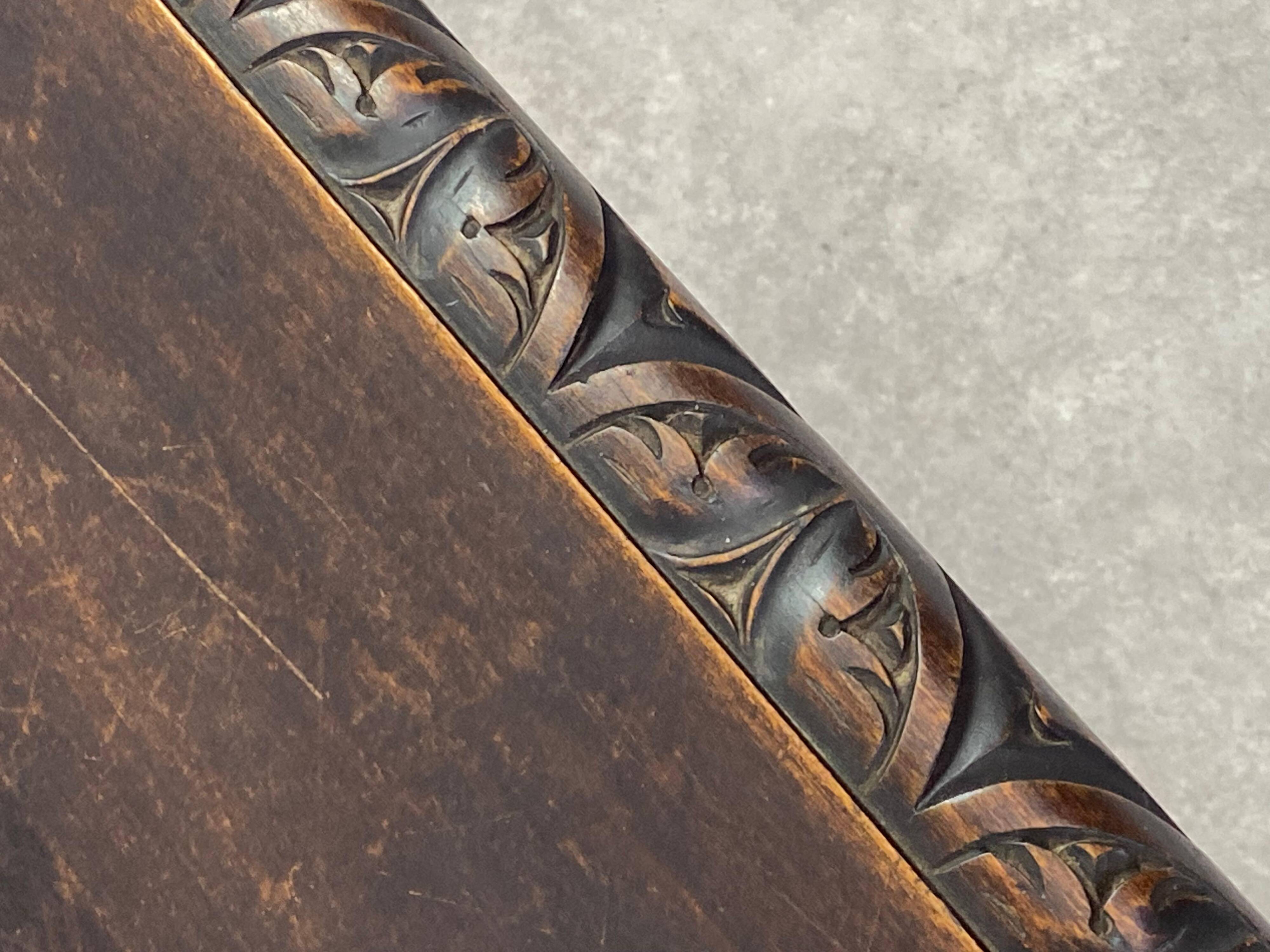 Banc en châtaignier et fer sculpté de la Renaissance espagnole du XIXe siècle