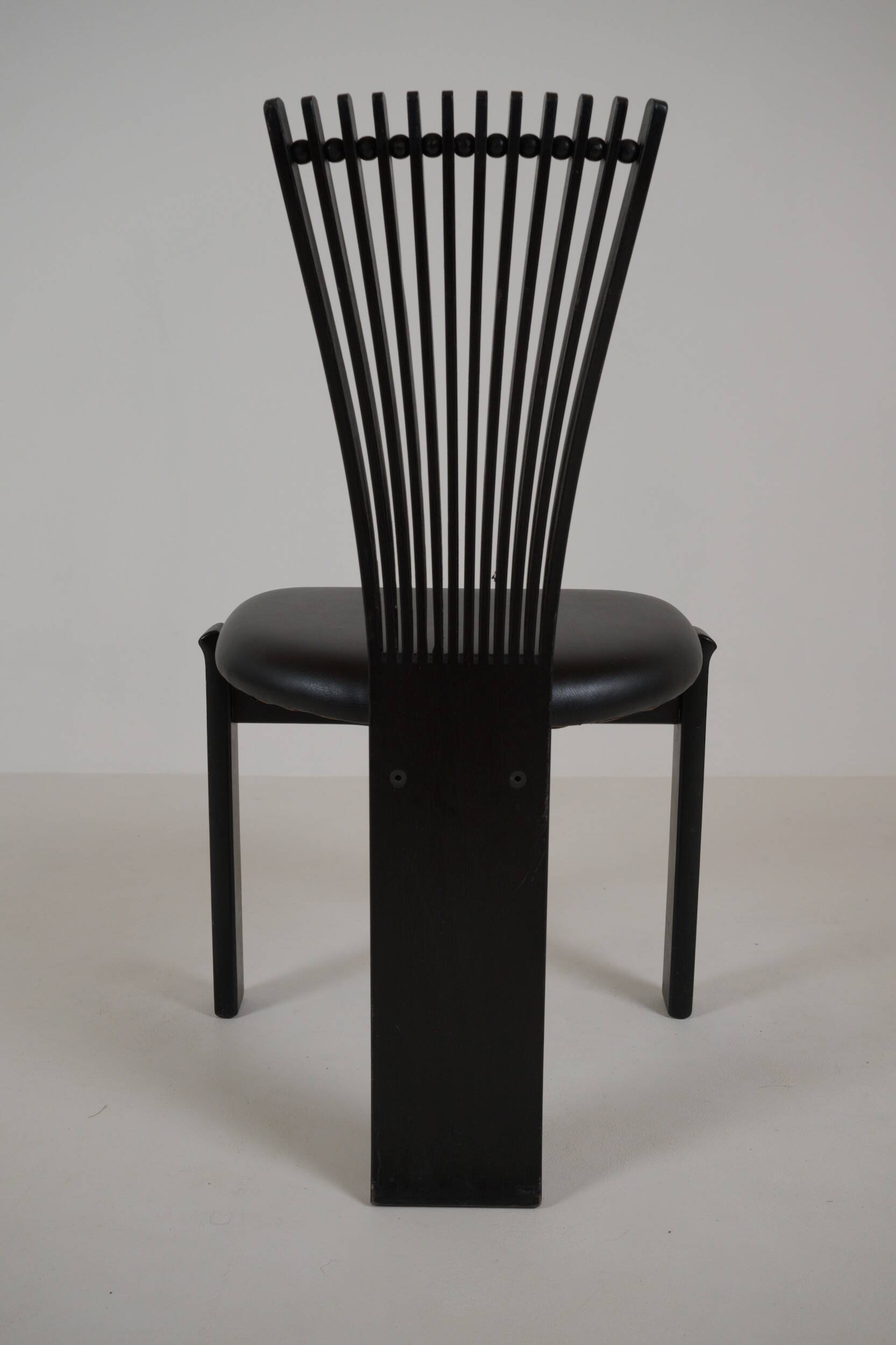 Set of 4 dining chairs "Totem" by Torstein Nilsen