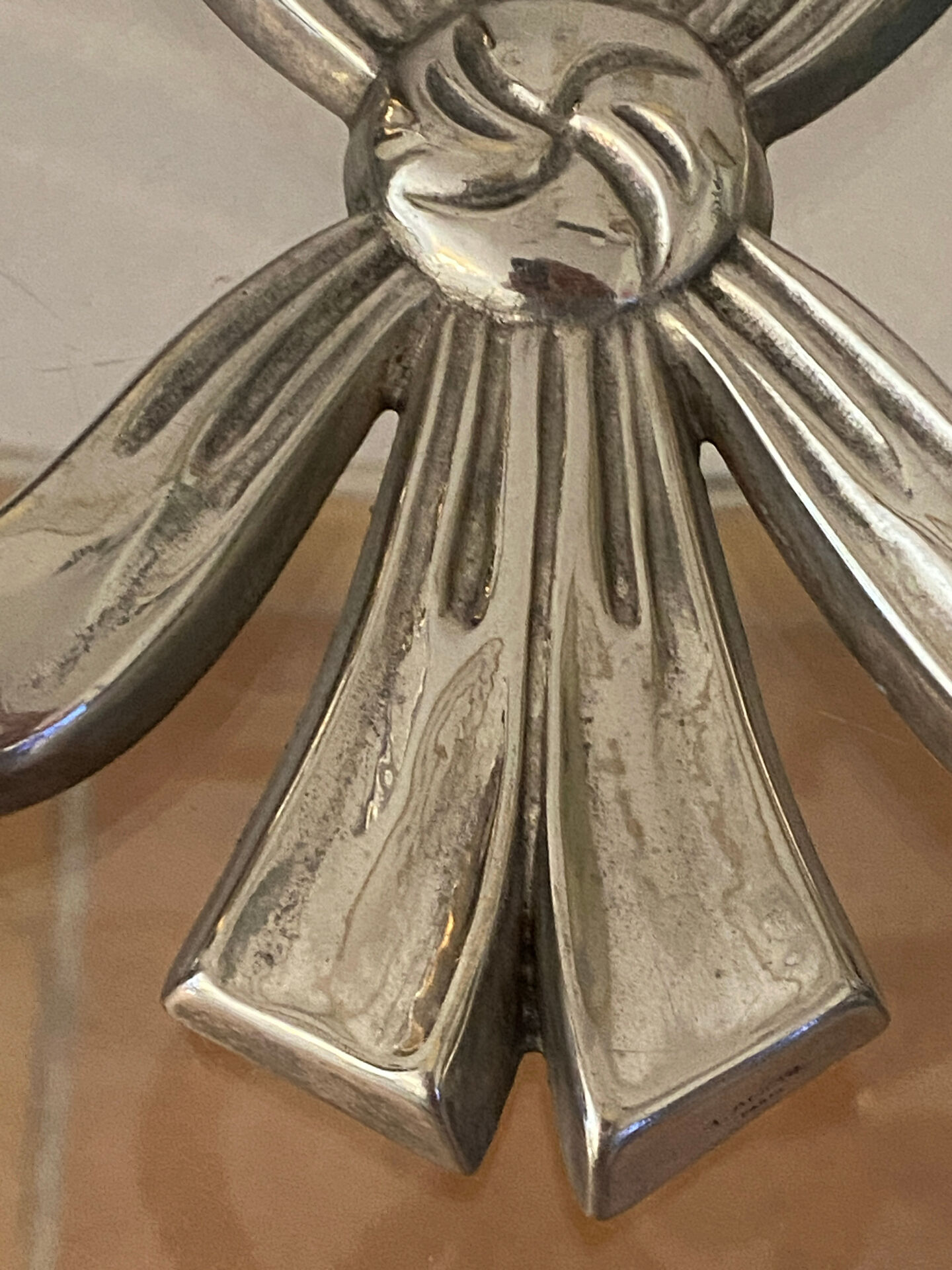 Lancel trivet, bow and ribbon, silver-plated metal