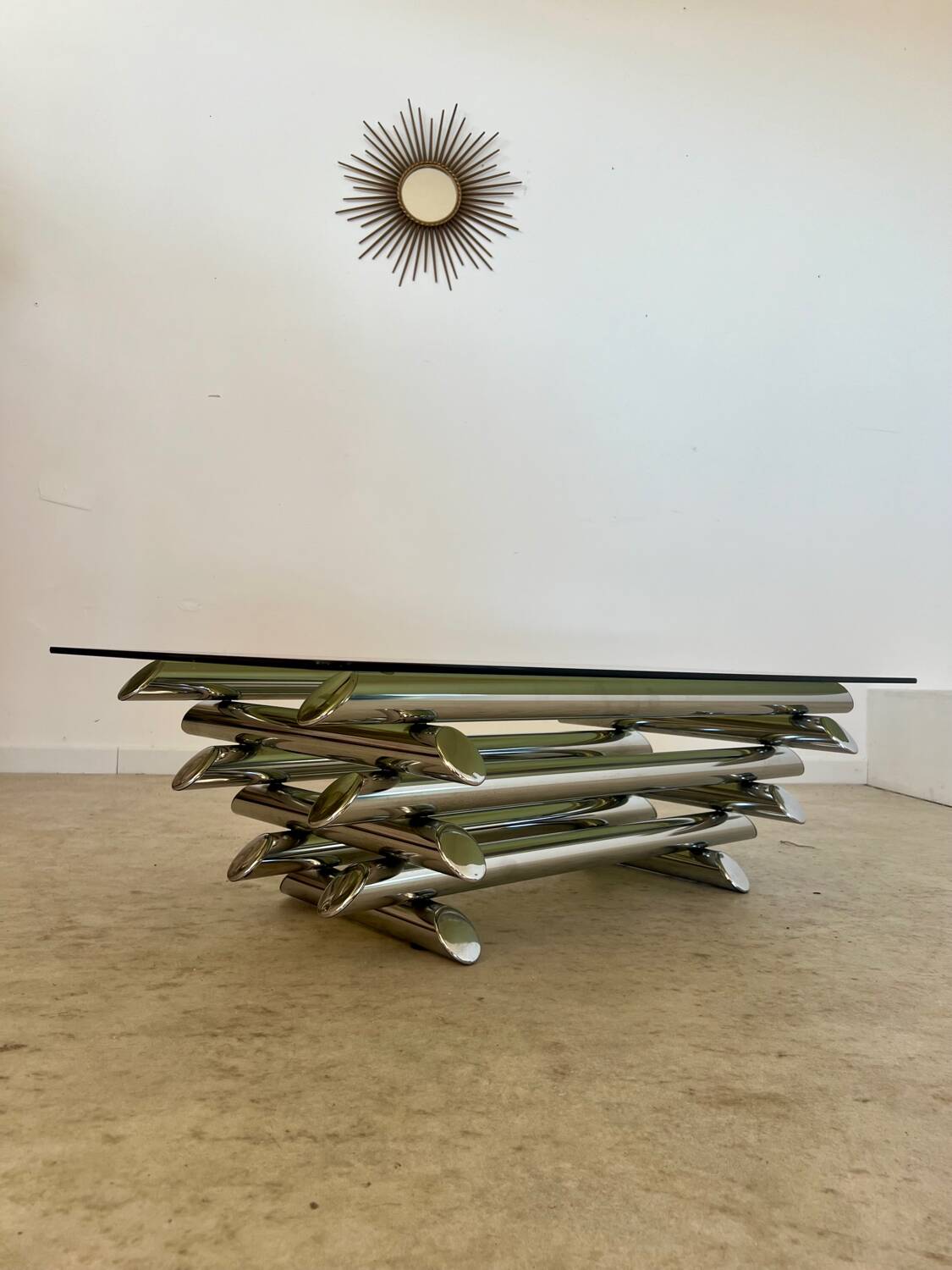 Table basse Space âge années 70 métal tubulaire et verre fumé design italien