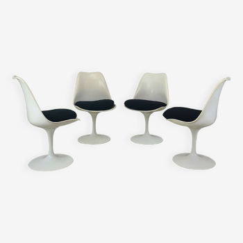 Knollinternational tulip chairs design Eero Saarinen vintage 1970