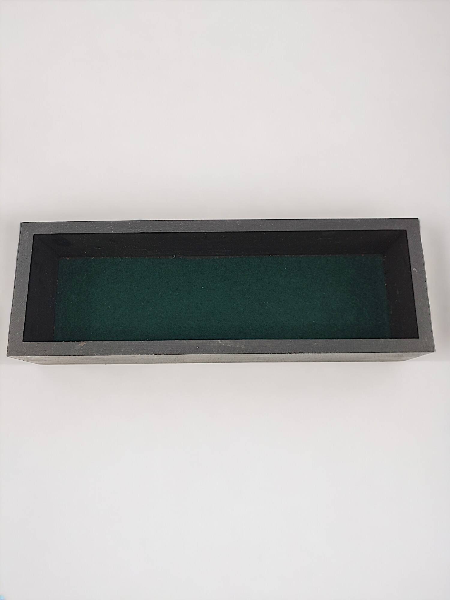Grand coffret "Paon" en terre estampée, or craquelé et verre