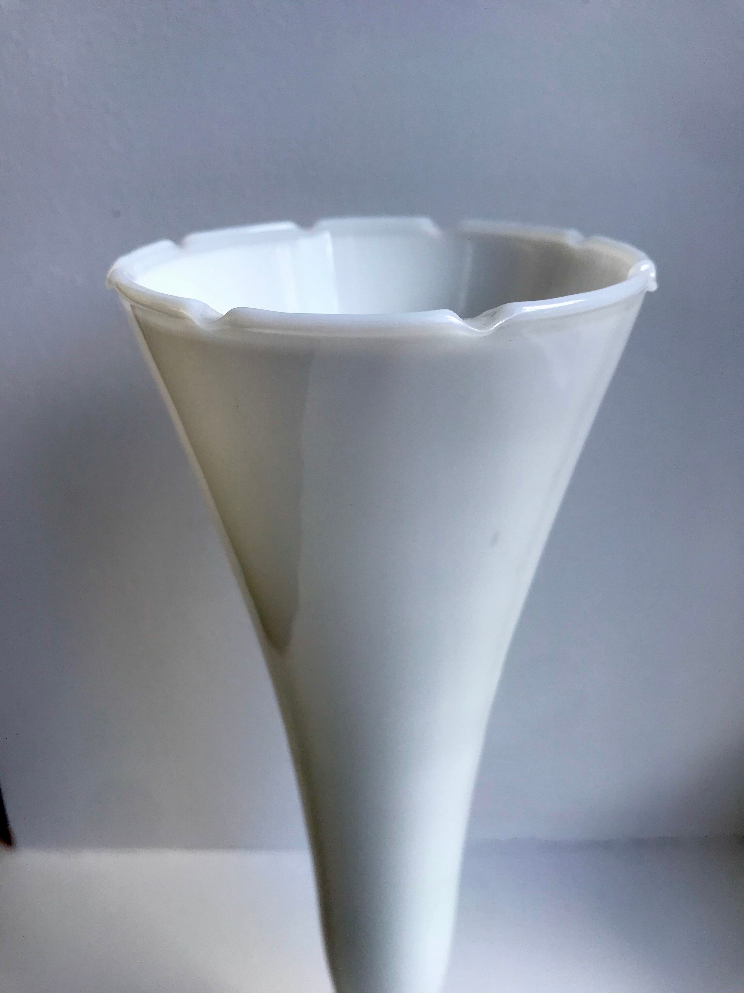 White serrated opaline vase 60s