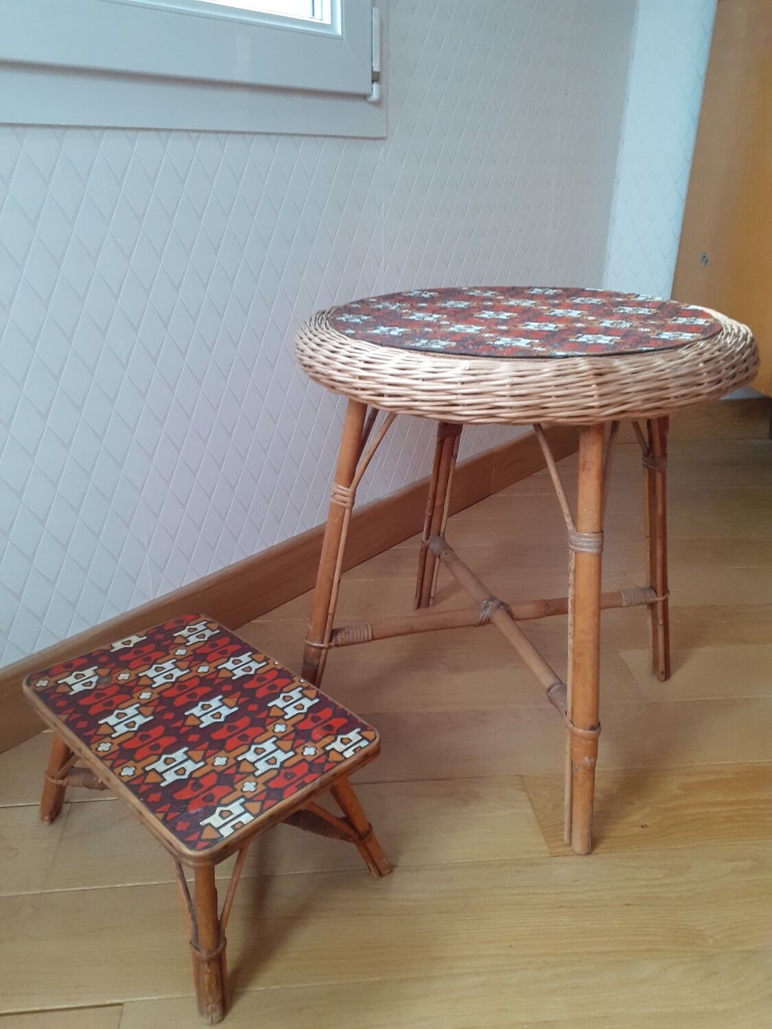 Rattan table and its small bench