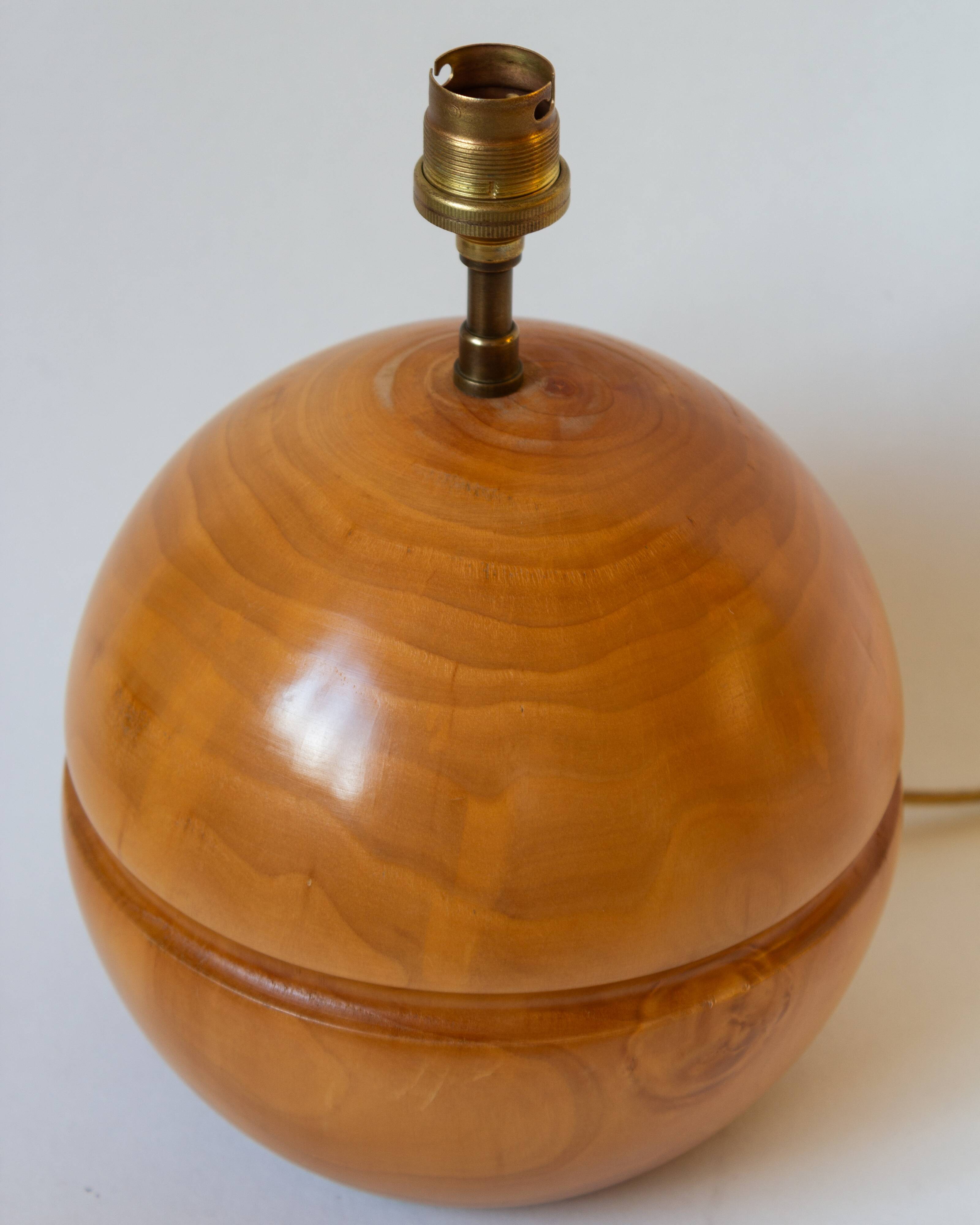 Pied de lampe boule en bois blond, Années 60/70