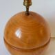Pied de lampe boule en bois blond, Années 60/70