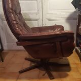 Superb relax armchair in burgundy leather "G Möbel Sweden".