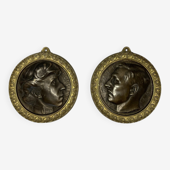 Une paire de médaillons en bronze début XXème