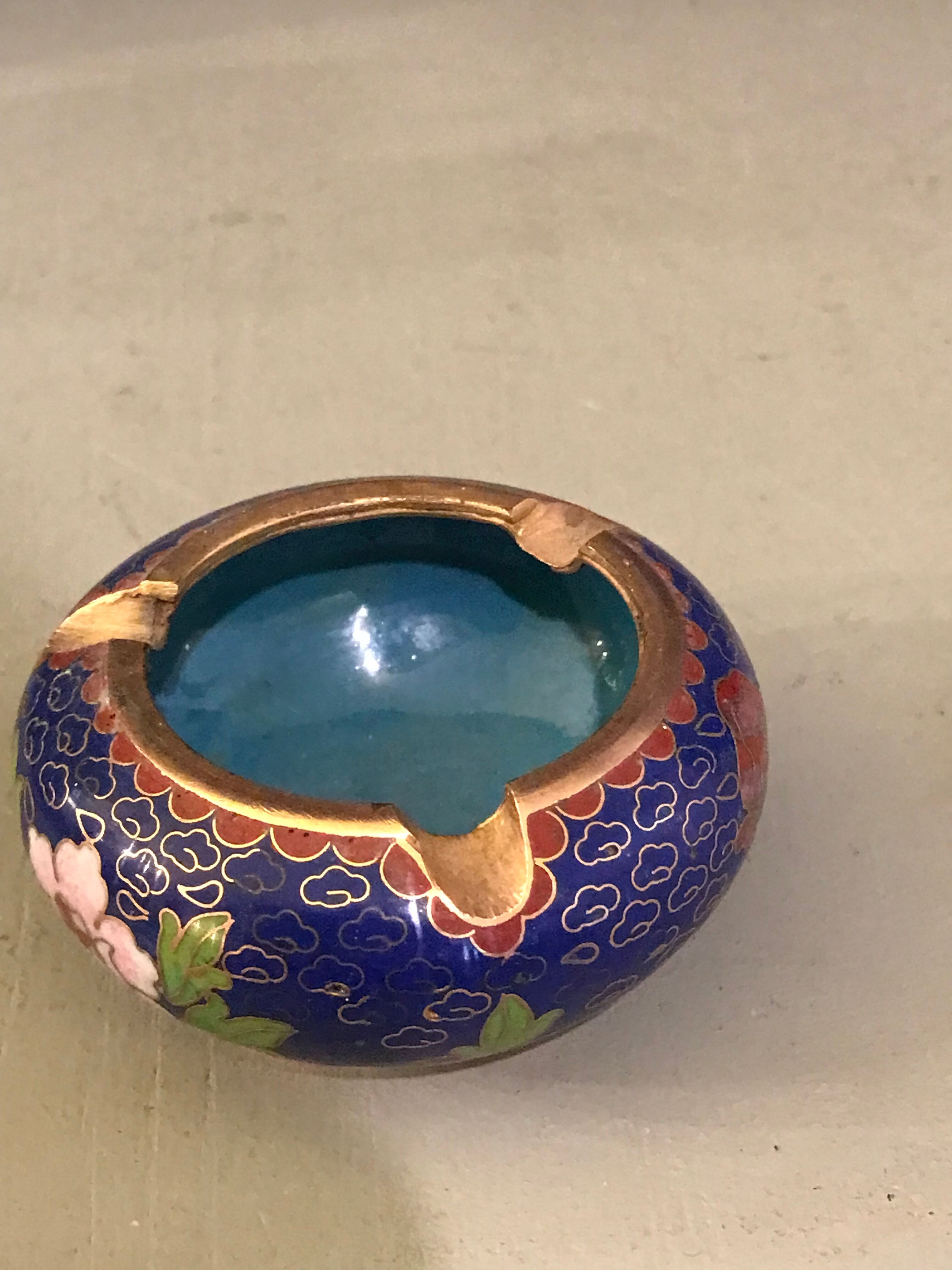 Old ashtray in cloisonné enamel japanese floral decoration