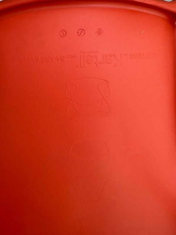 chaise de bar kartell modèle master par Philippe Starck