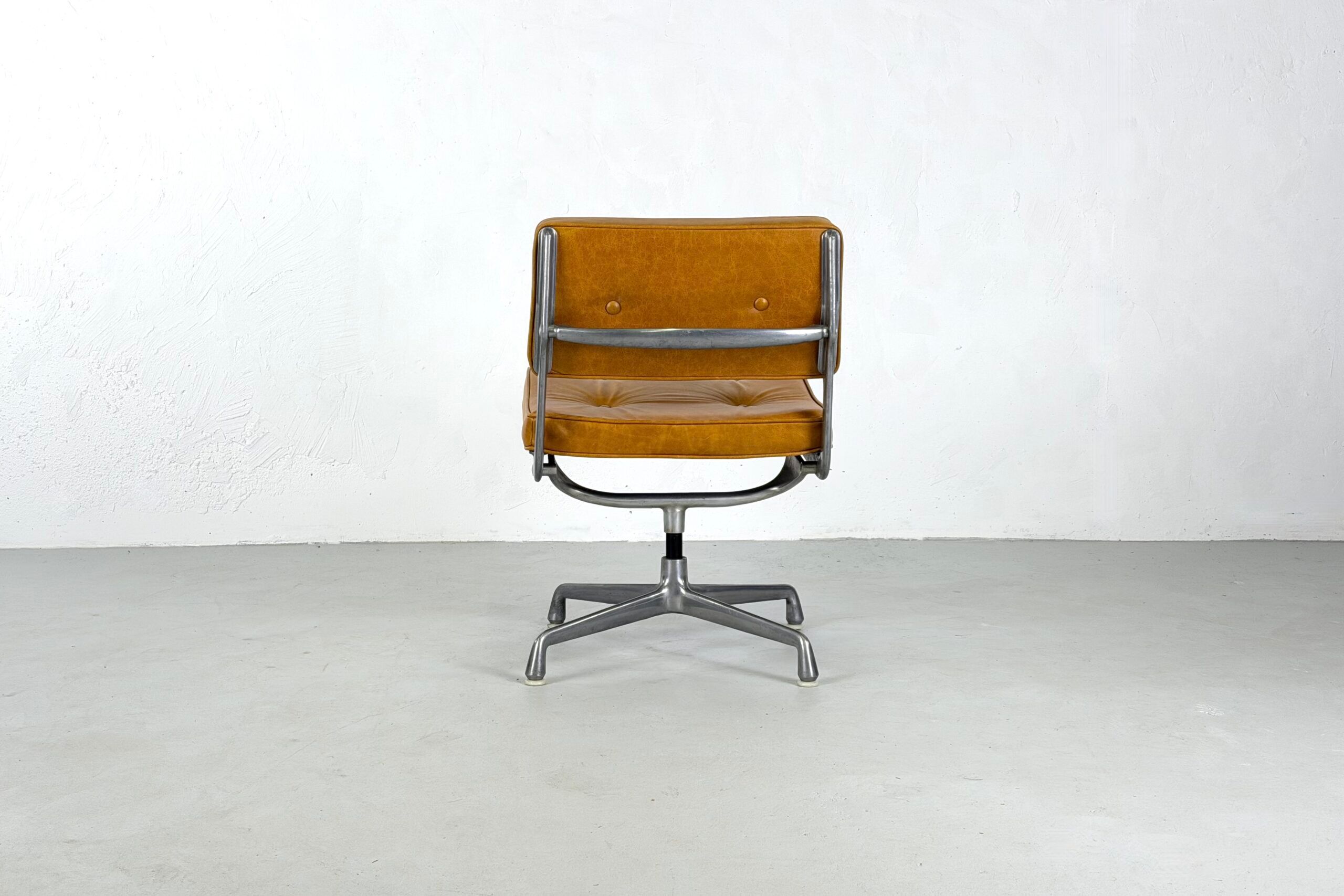 ES101 office chair / Intermediate by Charles & Ray Eames for Herman Miller – 1968