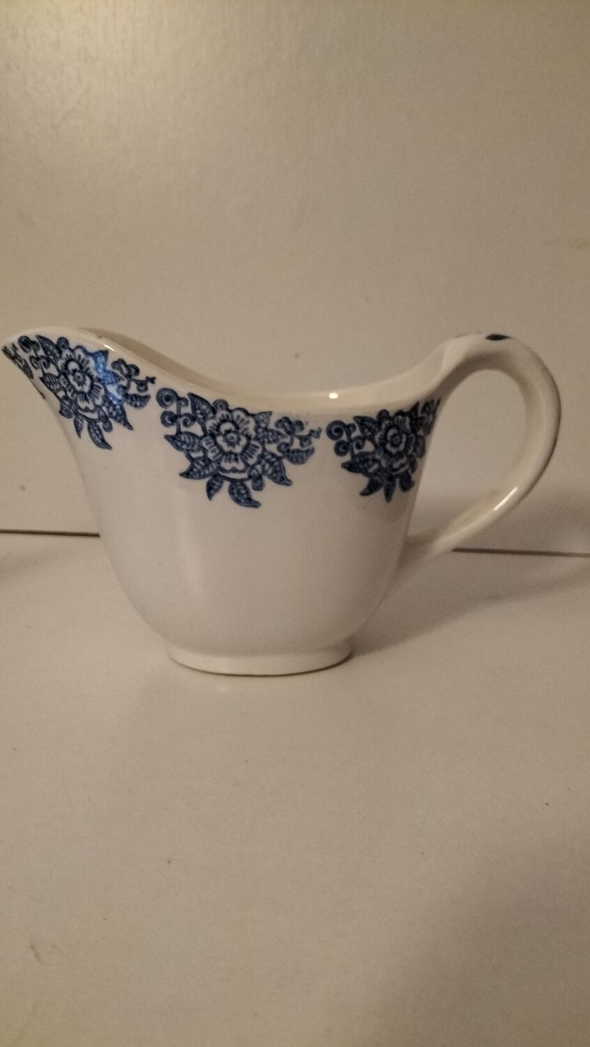 Old sauce boat Longwy