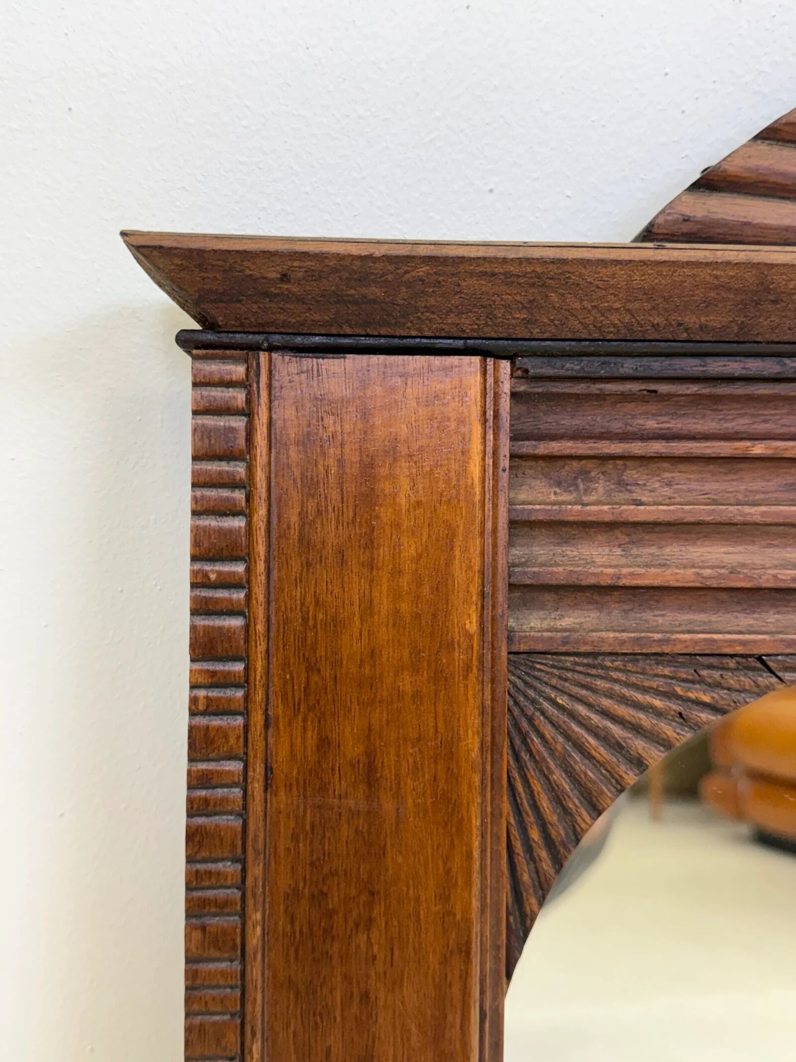 Miroir art déco en bois sculpté, 1930s
