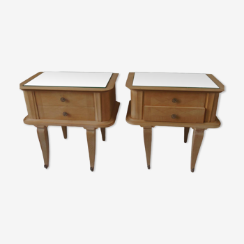 Paire de chevets art déco (1930-1940) en bois brut, deux tiroirs, plateaux miroirs,