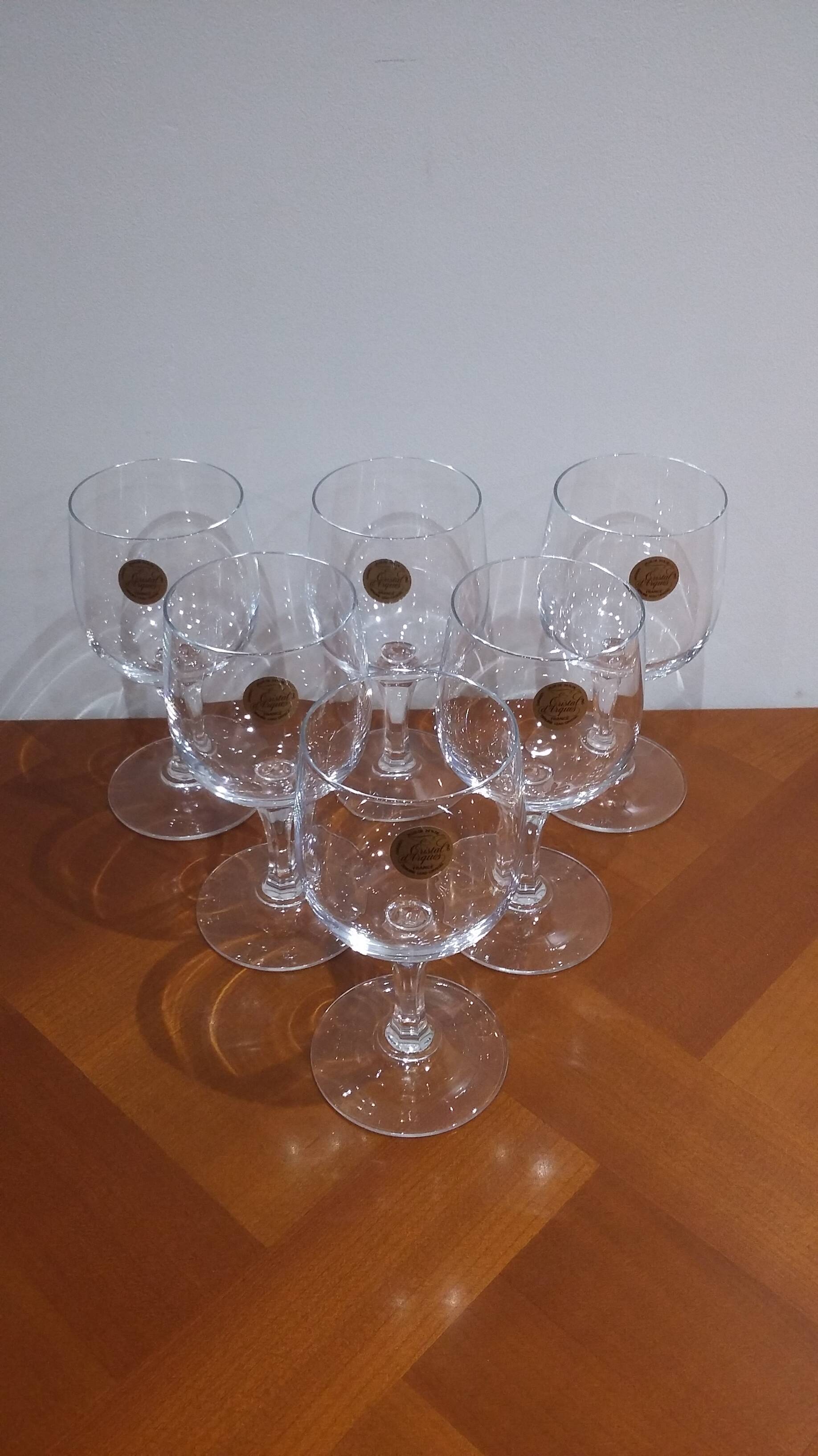Très Joli Série De 6 Verre A Vin Ambassade En Cristal D'arques