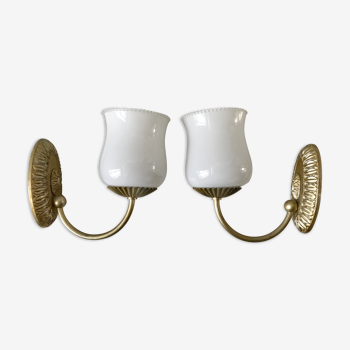 Duo of sconces in serrated opaline and golden steel 50s