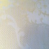 Nappe damassée jaune pâle et crème