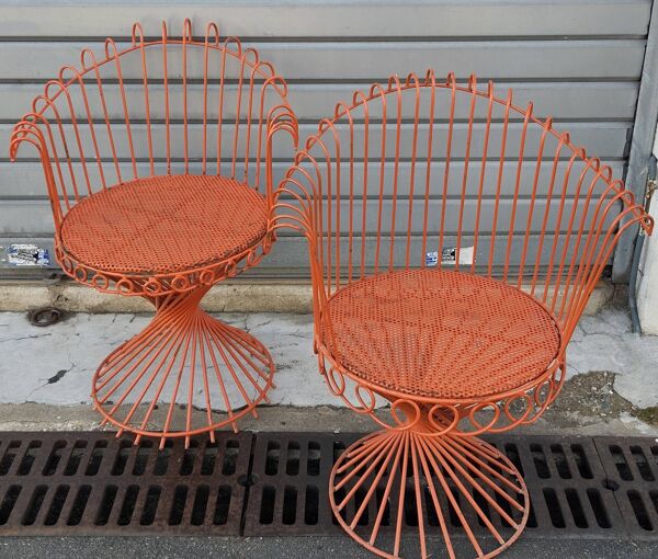 Paire de fauteuils MATÉGOT