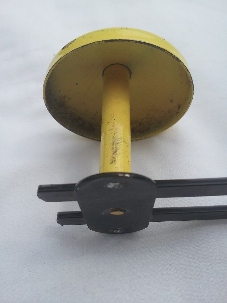 Yellow coat rack 4 pads