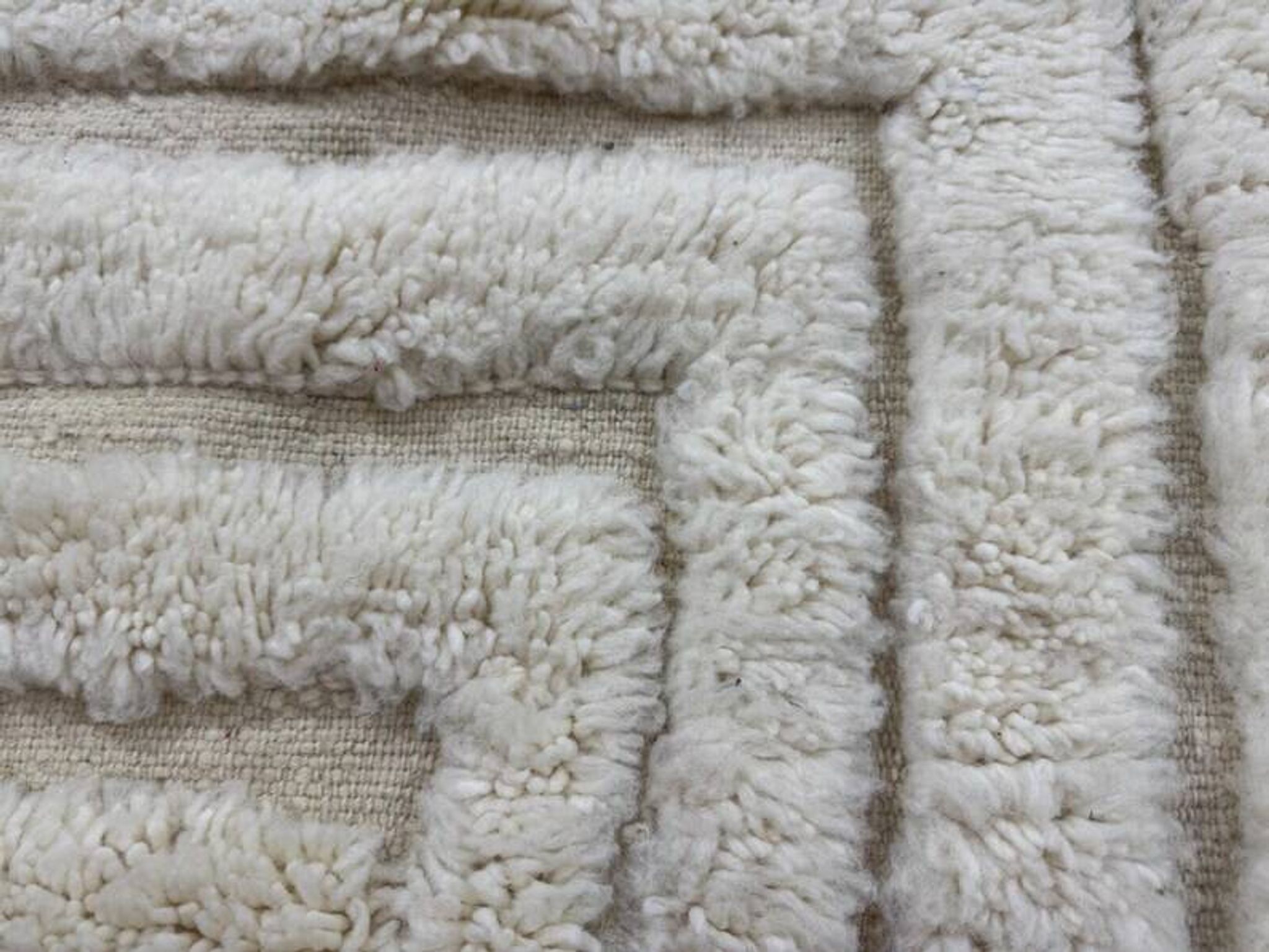 Berber rug in natural wool 200cm x 300cm