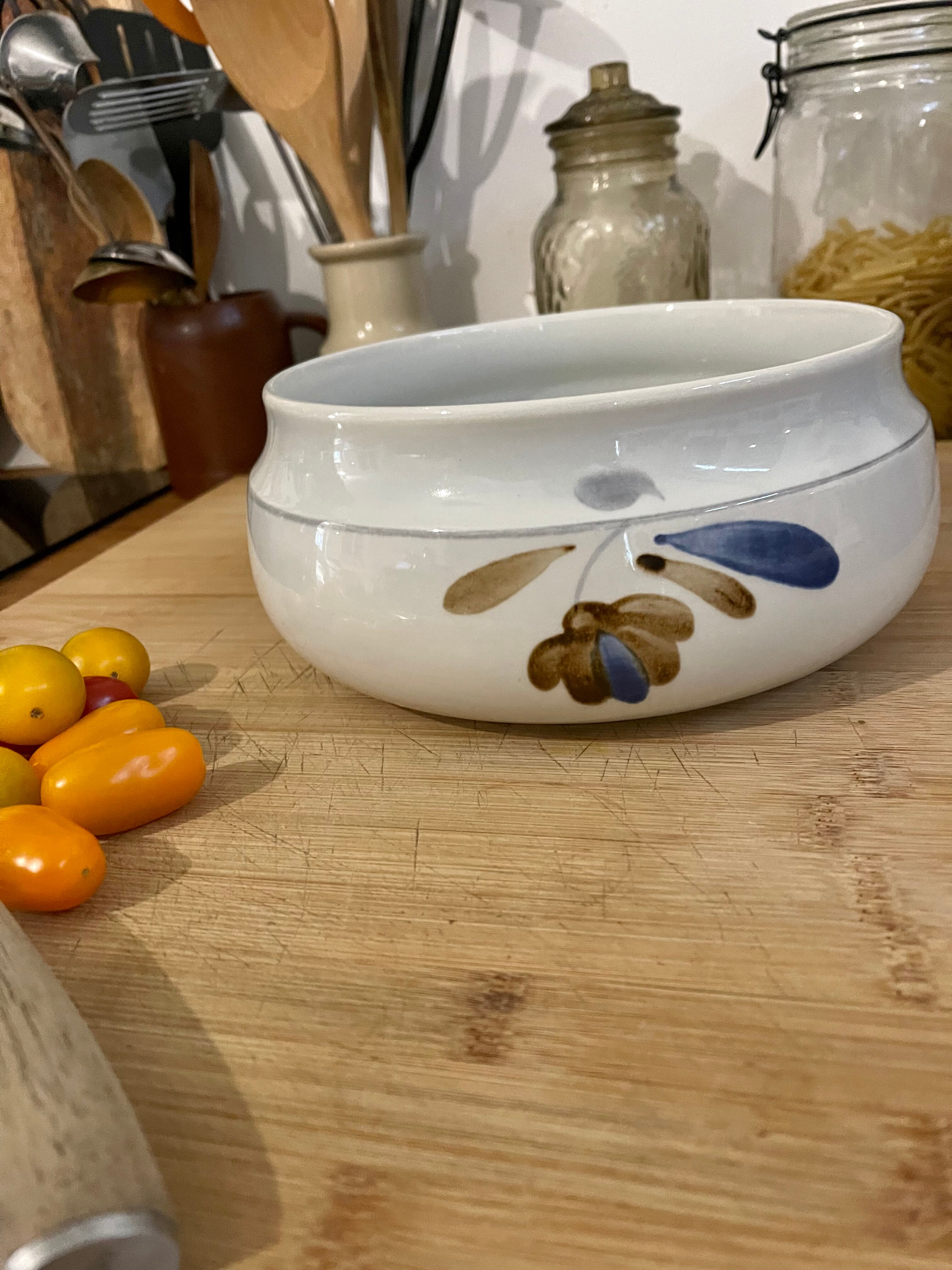 La Louvière salad bowl