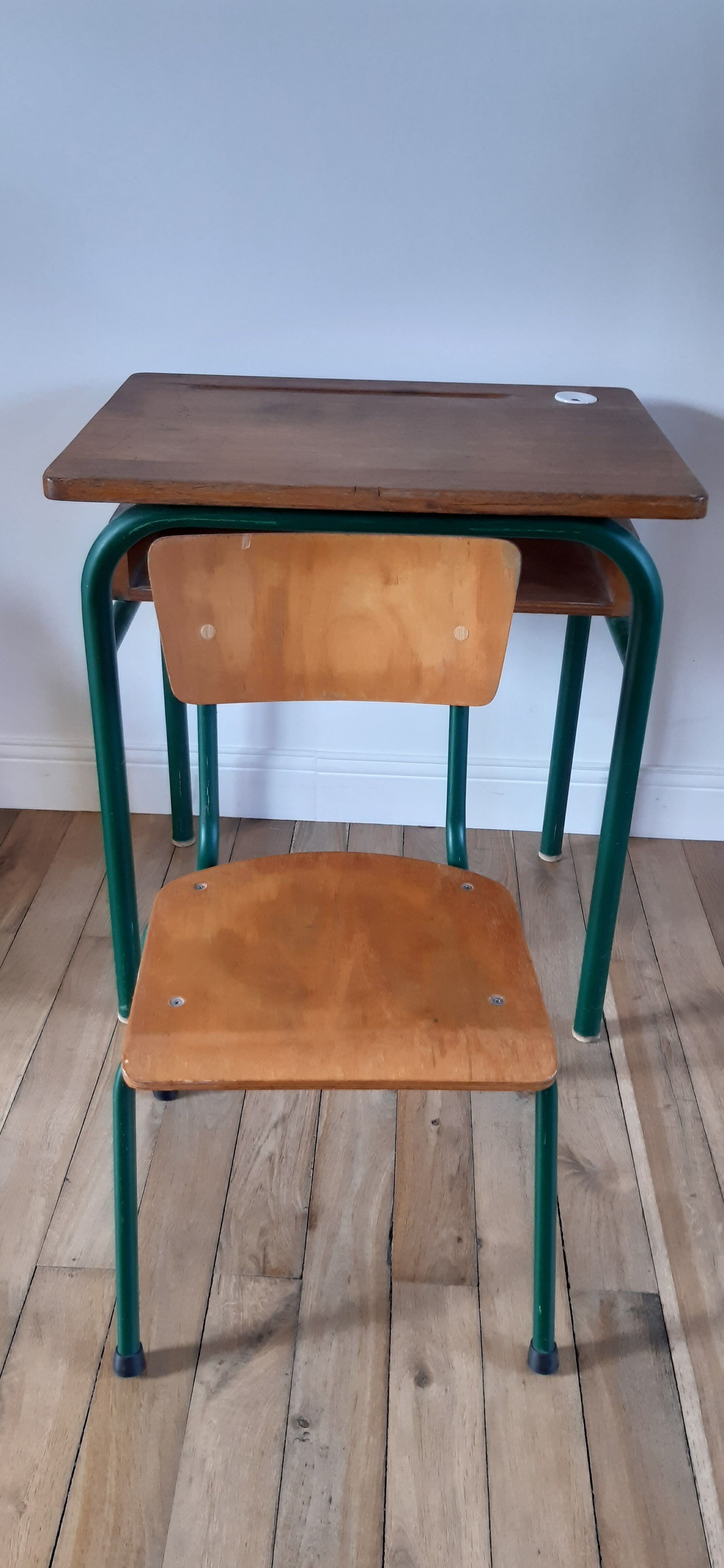 Children's desk and school chair with inkwell 30-40s