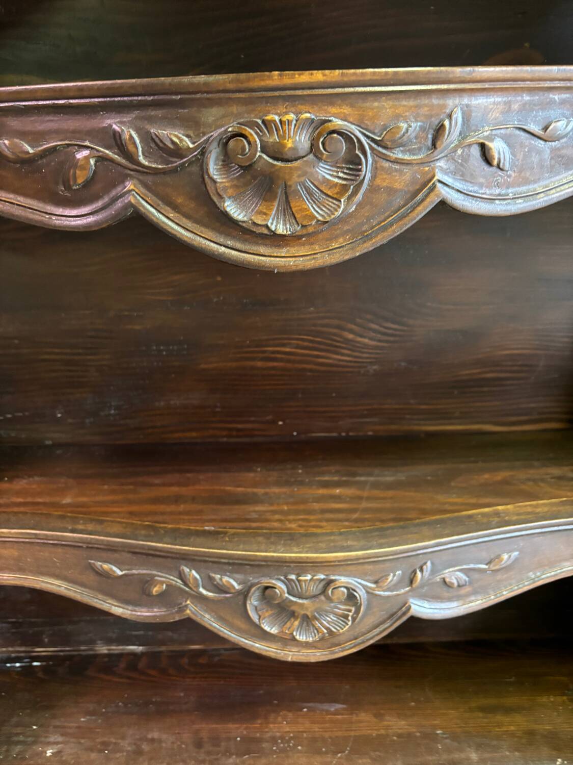 Estanier or bibus wall-mounted shelving unit