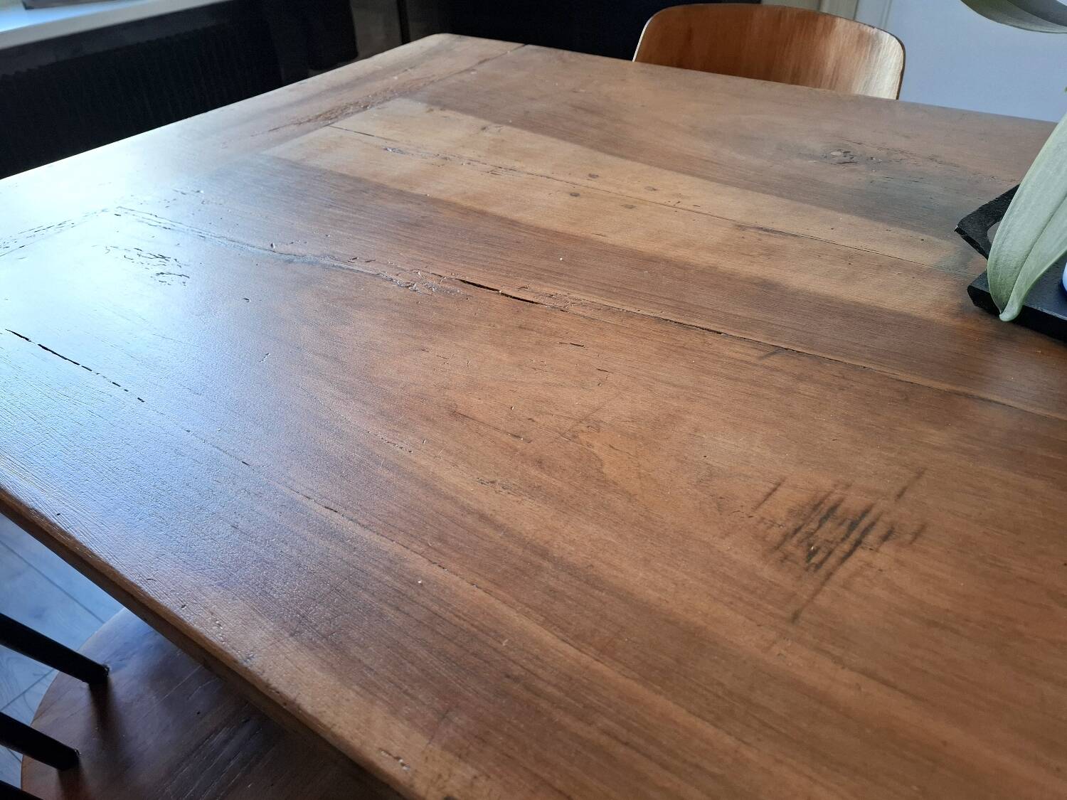 Walnut farmhouse table 200x80 8 people.