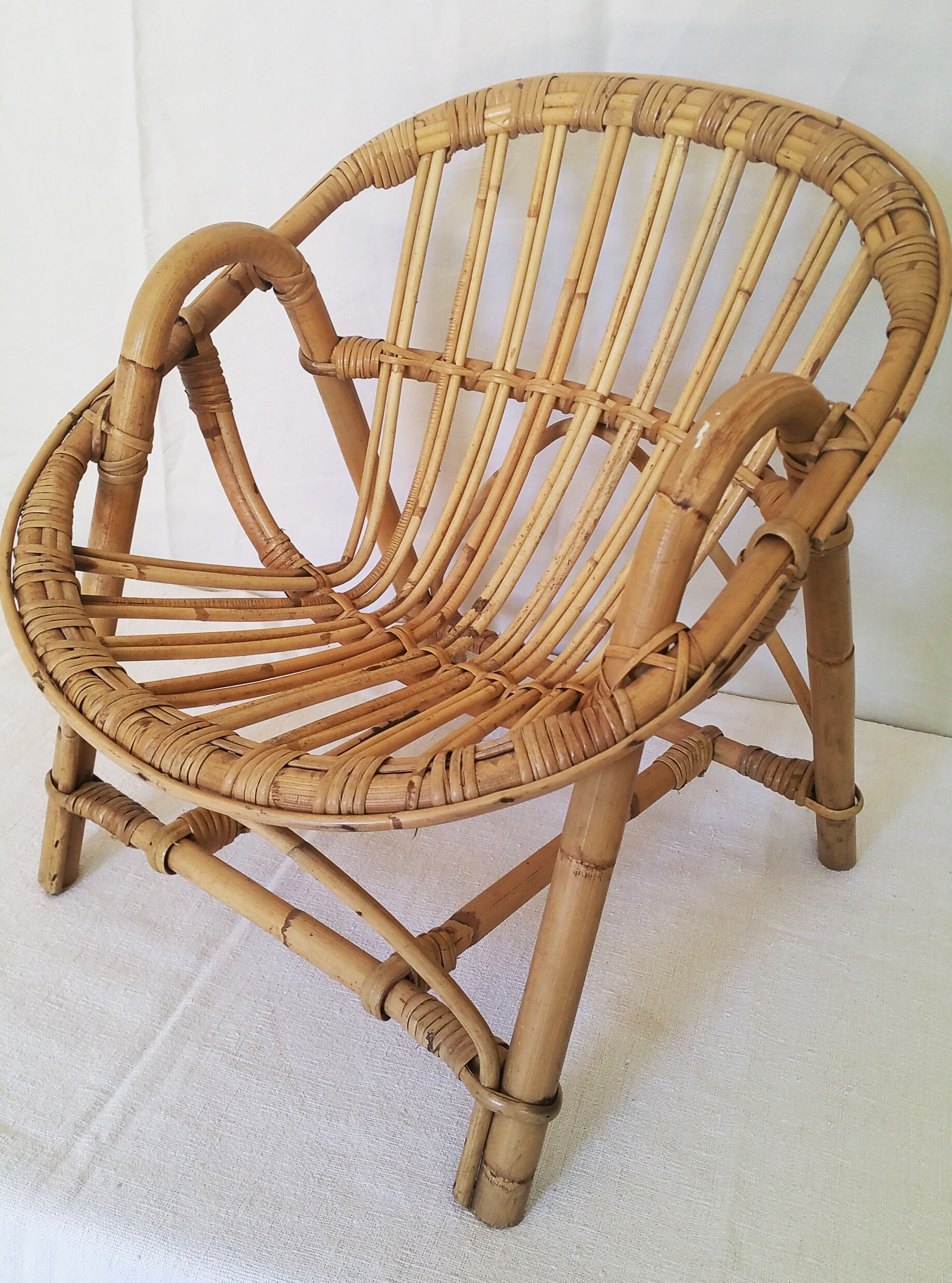 Pair of rattan "shell" armchairs for children