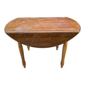 Round table with flaps