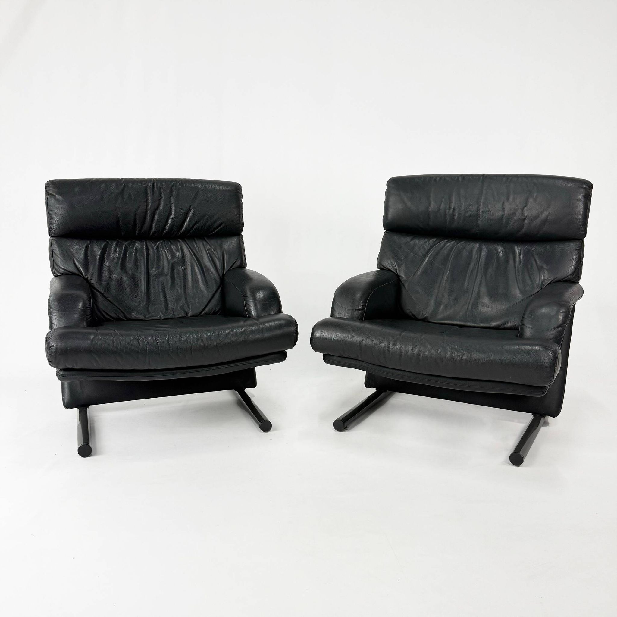 chaises postmodernes en cuir noir, années 1980