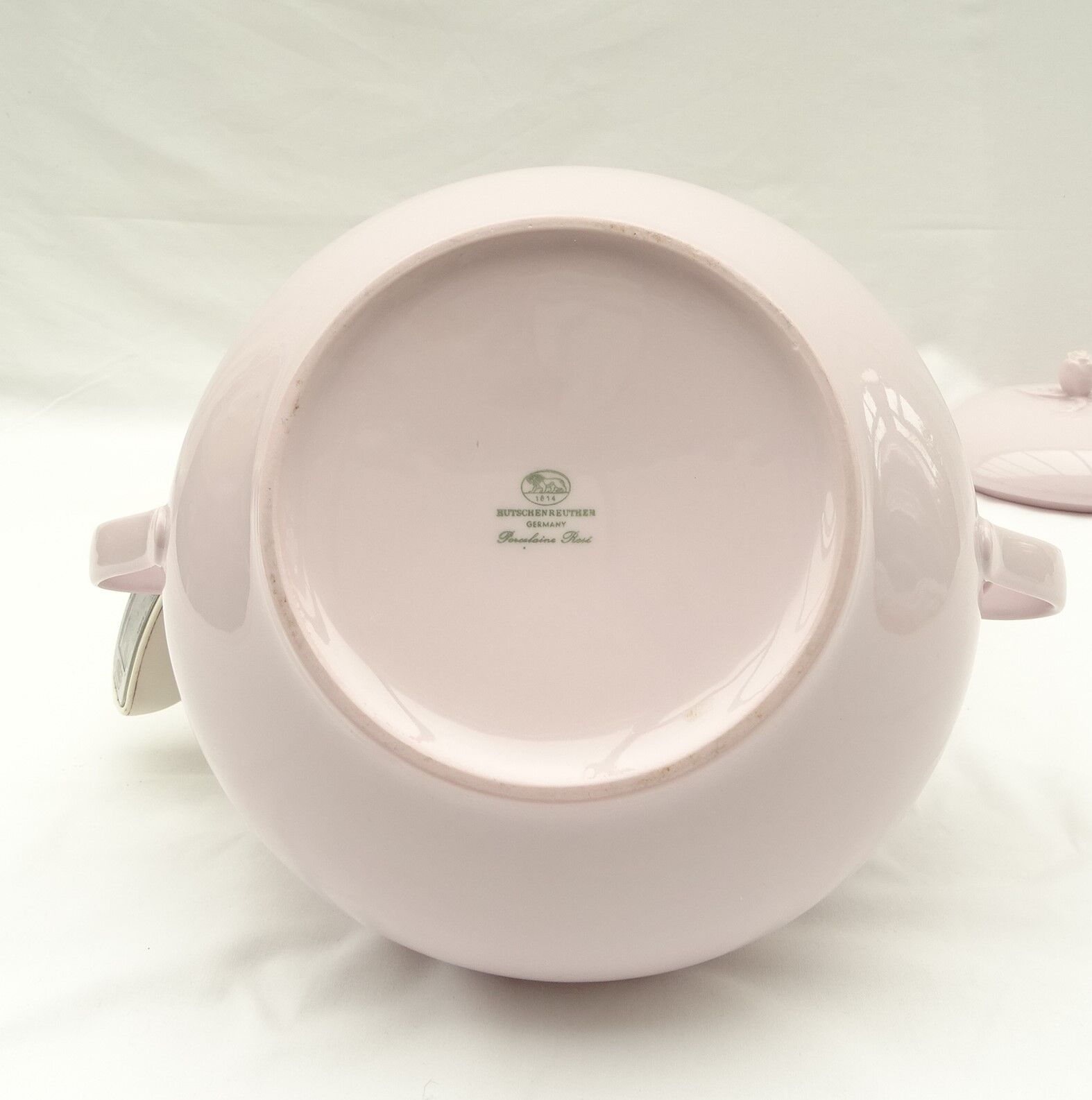 Porcelain tureen