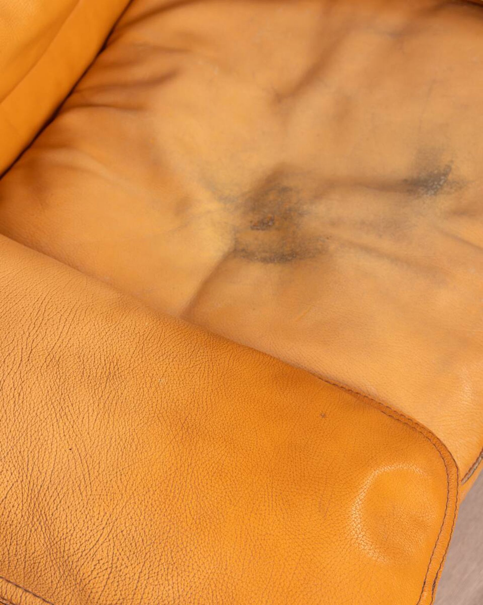 Pair of vintage 70's armchairs in beige leather design ferruccio brunati