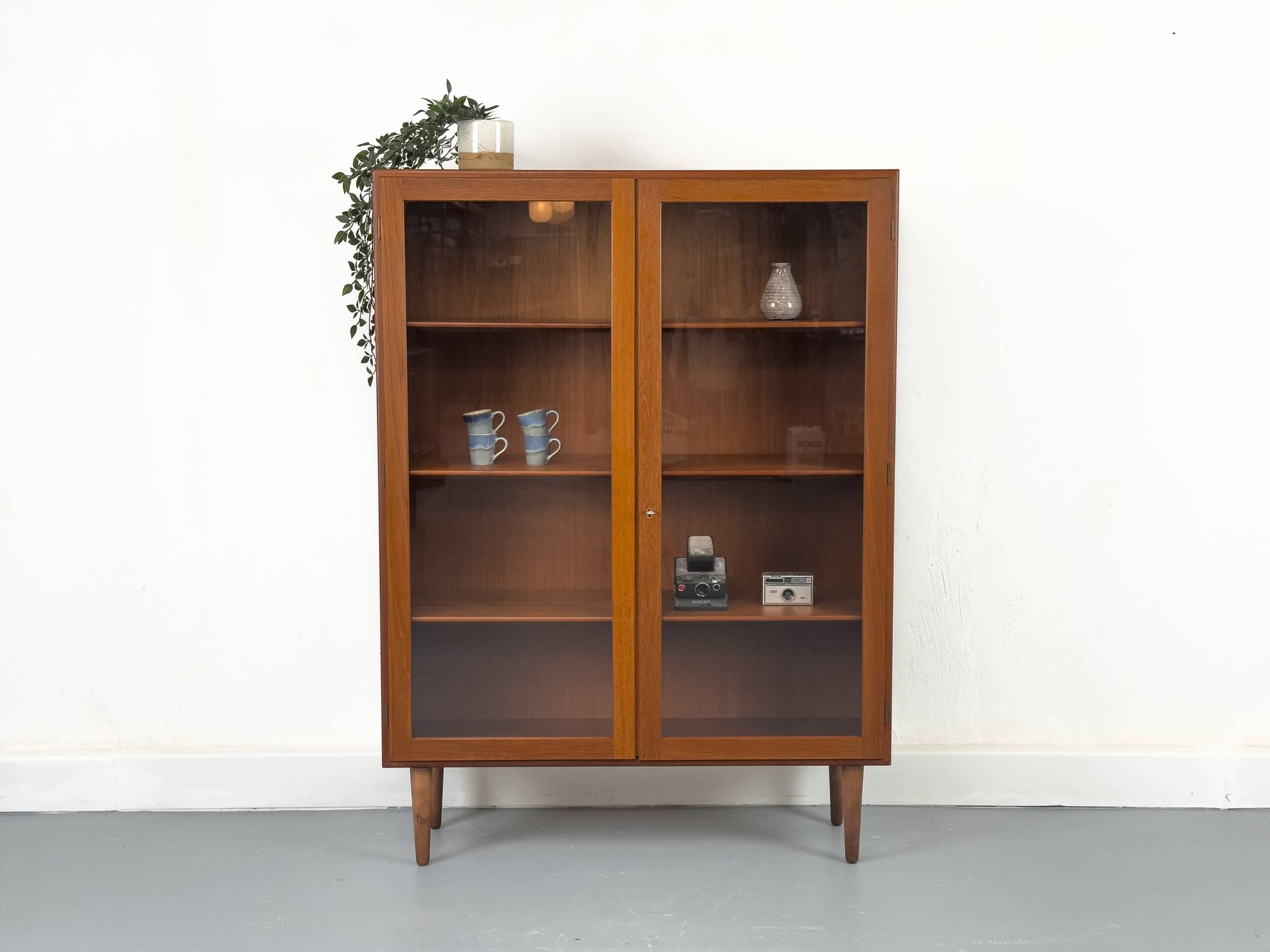 Danish Display Case in Teak by Børge Mogensen for Søborg Møbelfabrik, 1960s