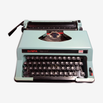 Machine à écrire Olympia Standard bleue pastel vintage