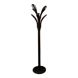 Free-standing rattan coat rack