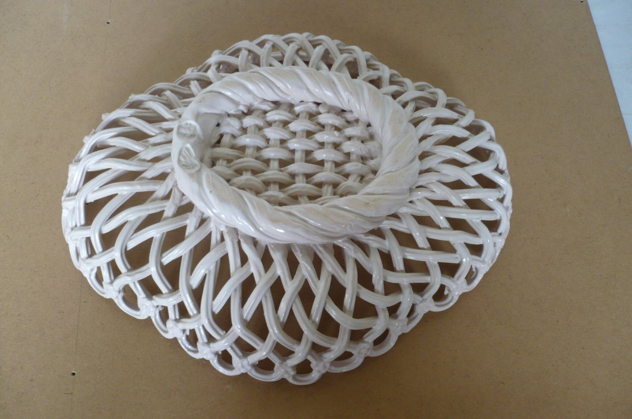 Malicorne ceramic fruit dish