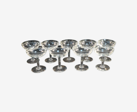 Set de 9 anciennes coupes a champagne en cristal taillé