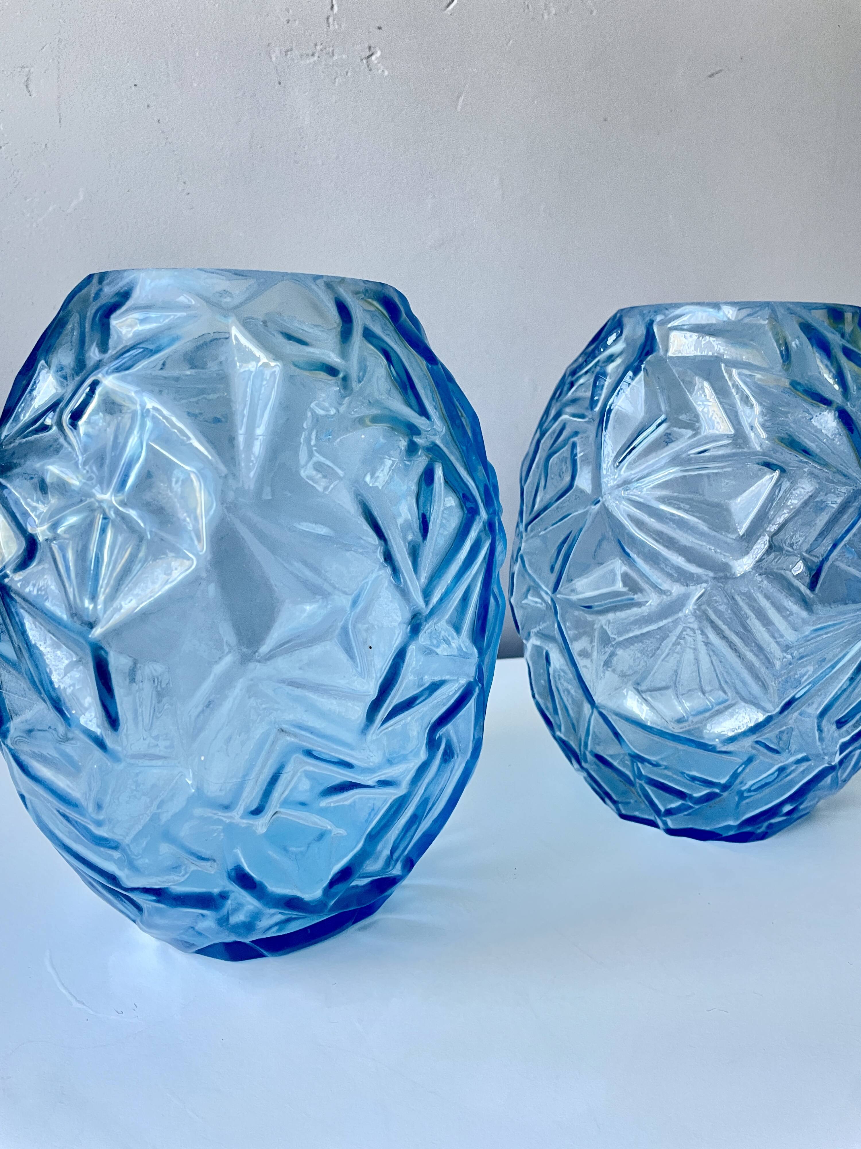 Pair of Art Deco vases in blue glass paste