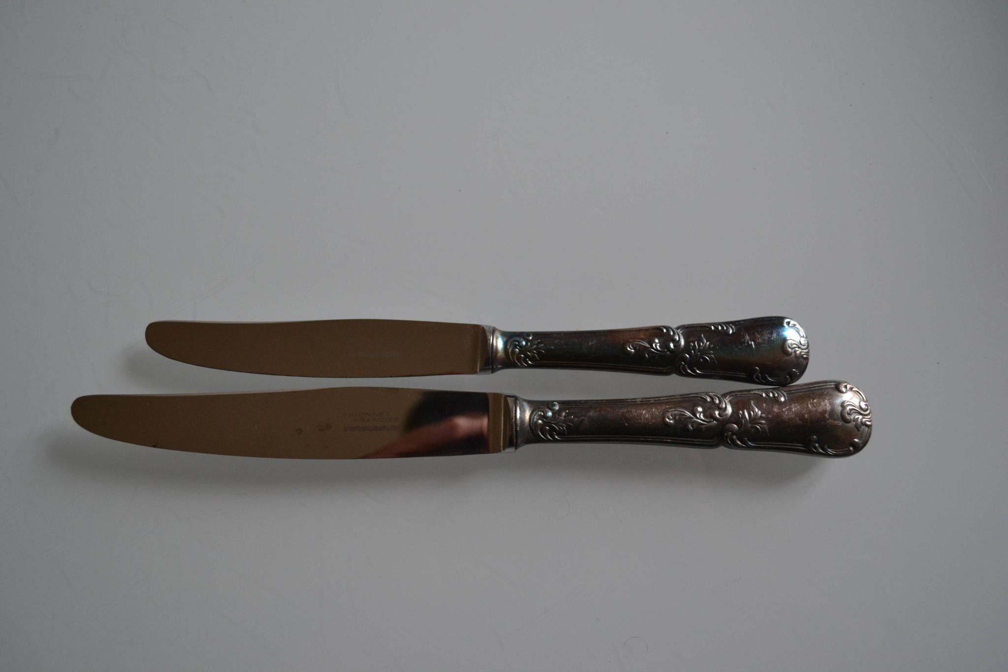 24 TABLE & DESSERT KNIVES SILVER METAL GOLDFORFER FRIONNET FRANCOIS LOUIS XV
