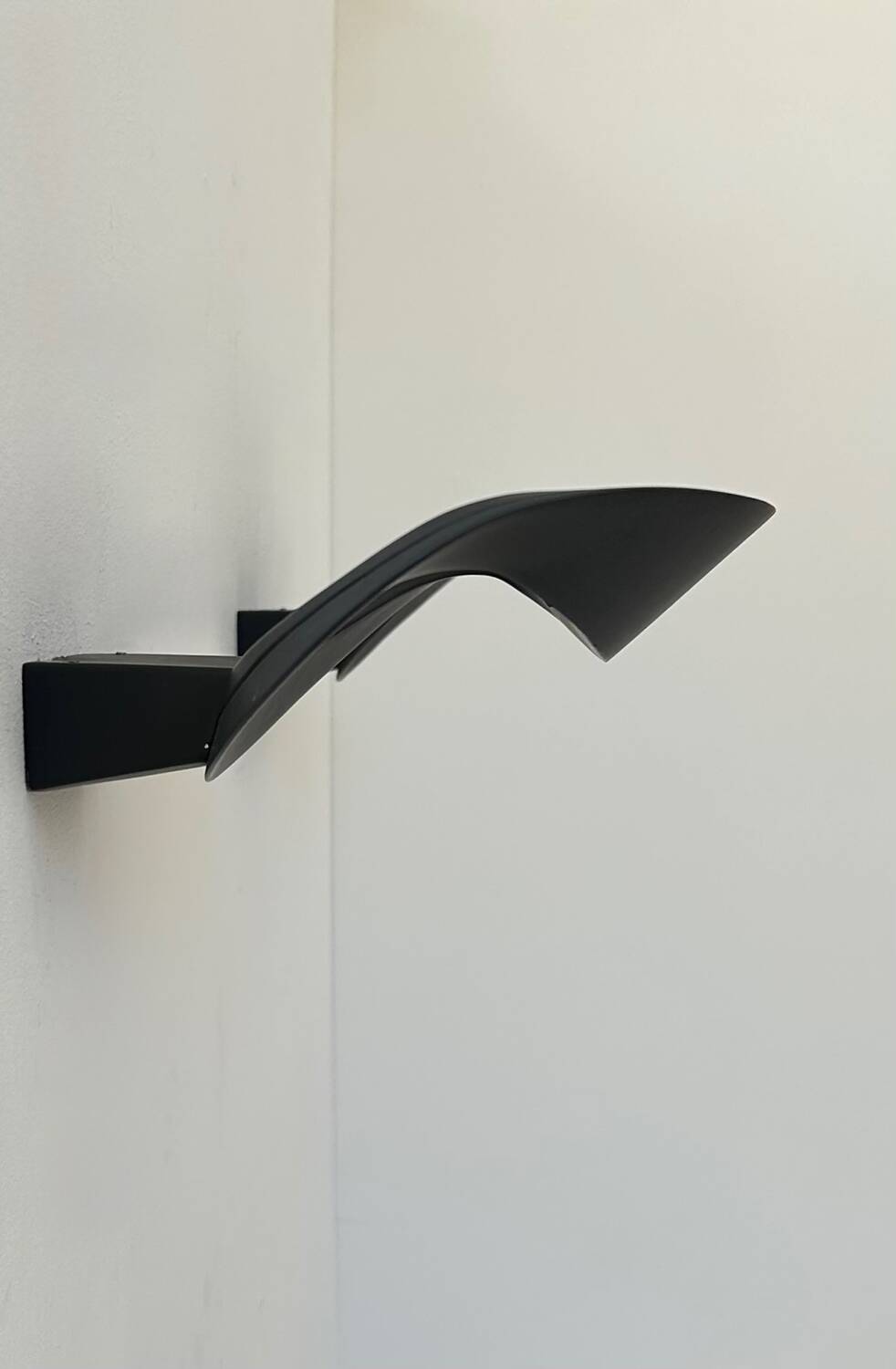 Applique Artemide Mesmeri vintage, noir mat, Italie 1980