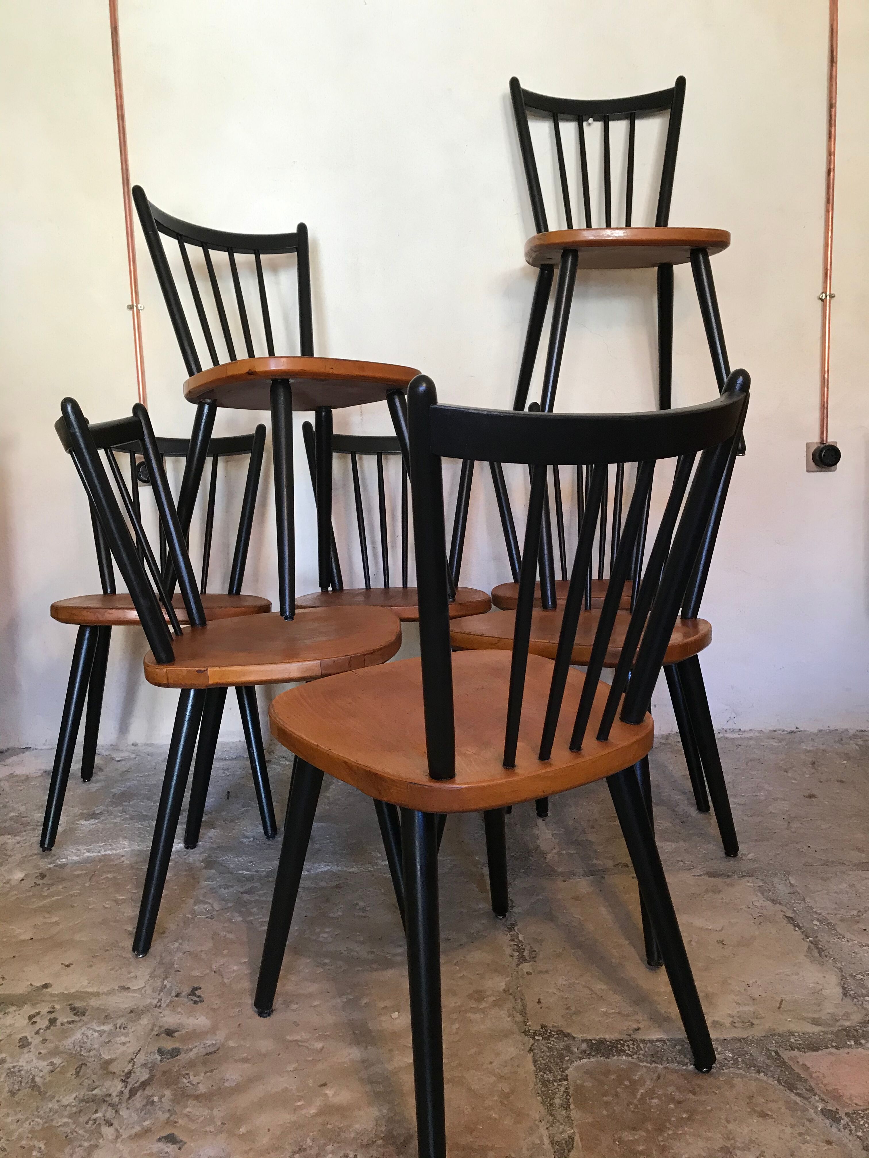 Lot of 8 Scandinavian chairs feet compass stamped Hiller