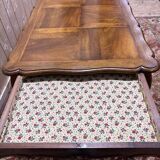 Table à manger en noyer de style Louis XV
