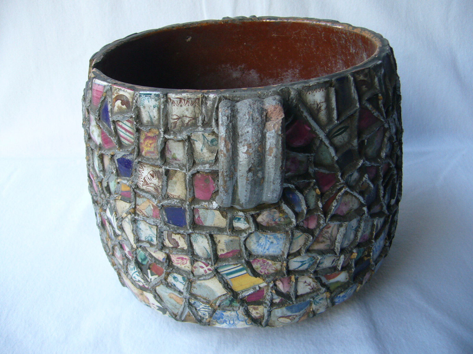 Earth pot and ancient mosaic cache