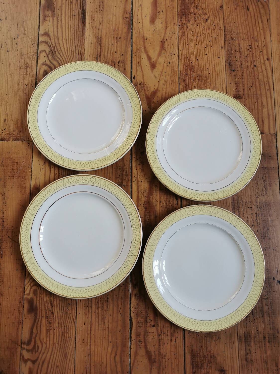 Mix of vintage dessert plates