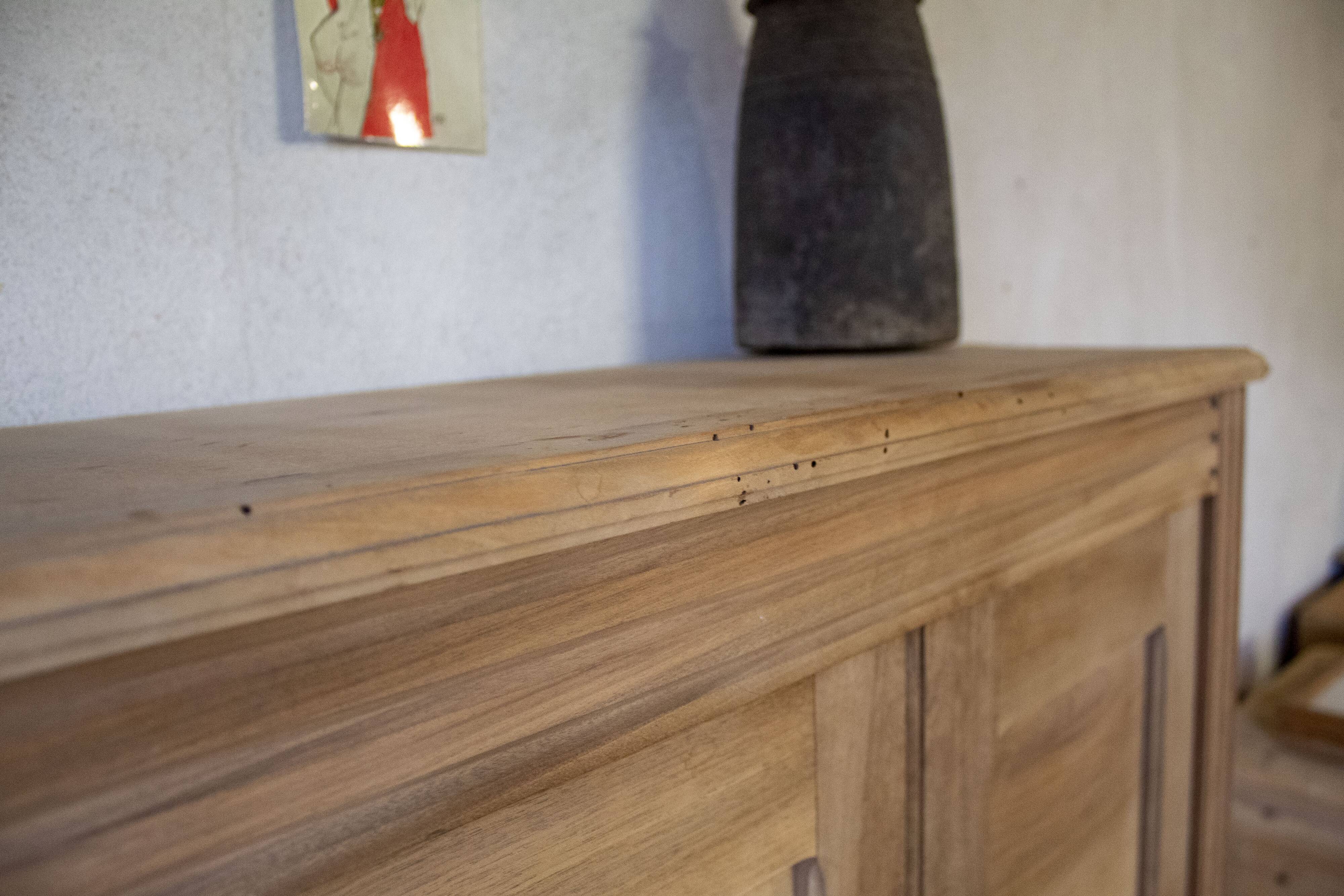 Petite  armoire parisienne