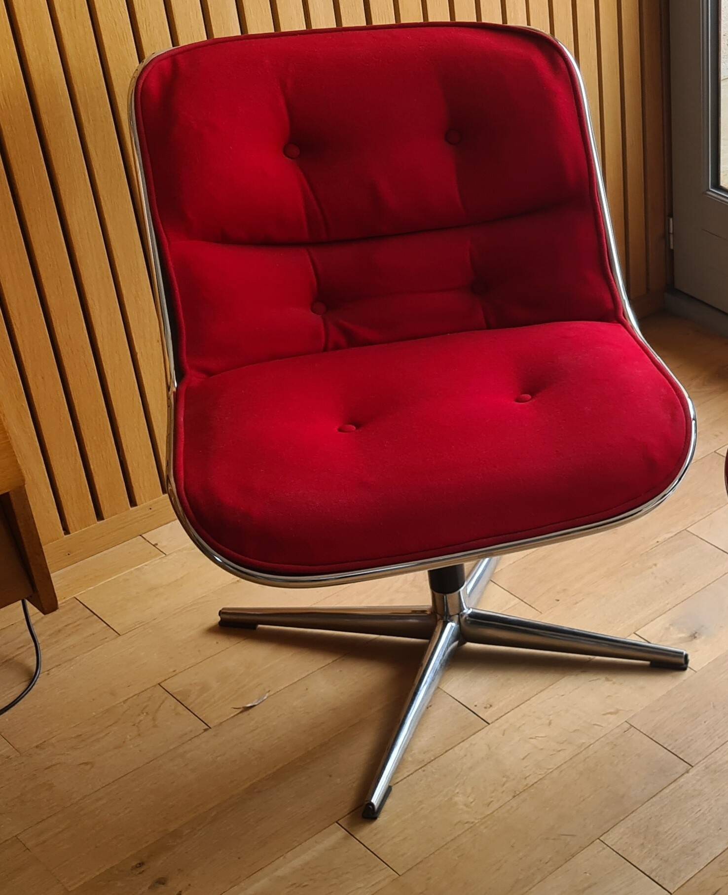 "Executive chair" armchair by Charles Pollock published by Knoll