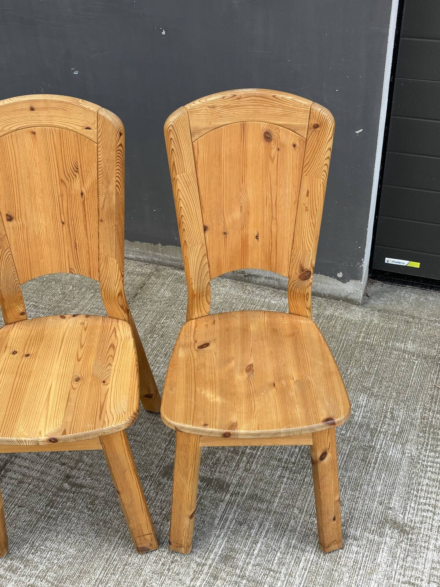 Ensemble de 4 chaises vintage en pin massif